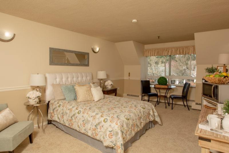 Bedroom-Design-Senior-Assisted-Apartments